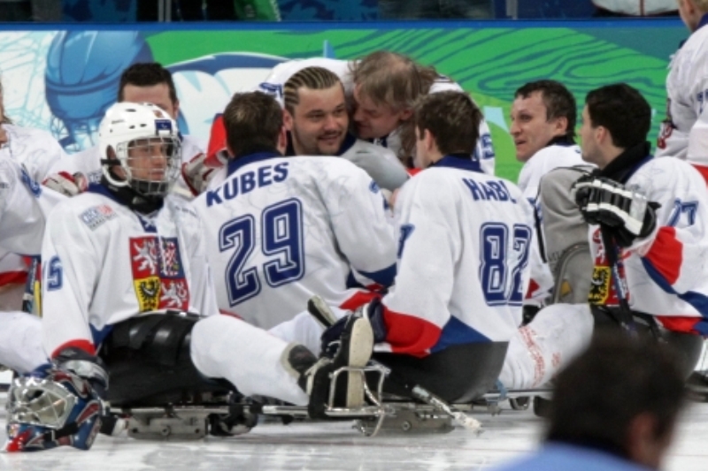 Čeští sledge hokejisté.