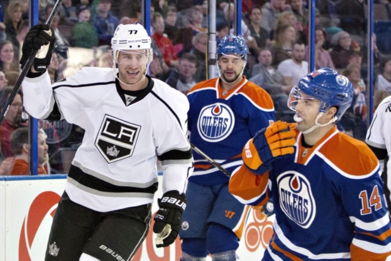 Jeff Carter z LA Kings slaví gól proti Edmontonu.