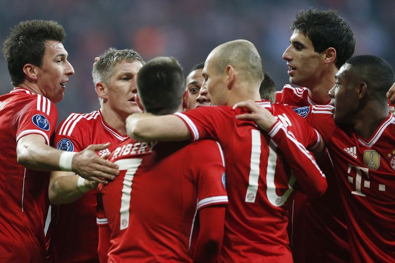Bayern postoupil do čtvrtfinále. Bayern postoupil do čtvrtfinále.