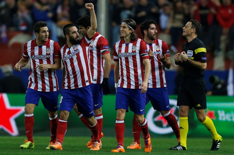 Dlouhých sedmnáct let čekali fotbalisté Atlética Madrid na čtvrtfinále Ligy mistrů. Dlouhých sedmnáct let čekali fotbalisté Atlética Madrid na čtvrtfinále Ligy mistrů.