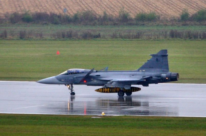 Nadzvuková stíhačka Gripen.