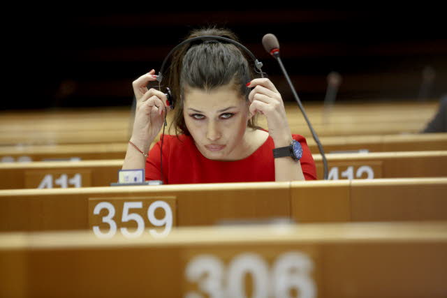 Elena Basesková se staal eurposlankyní, protože její tatík je prezident.