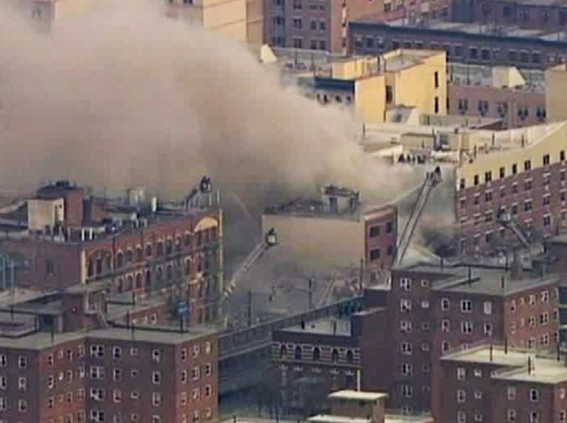 V New Yorku se po údajné explozi zřítila šestipodlažní budova. V New Yorku se po údajné explozi zřítila šestipodlažní budova.
