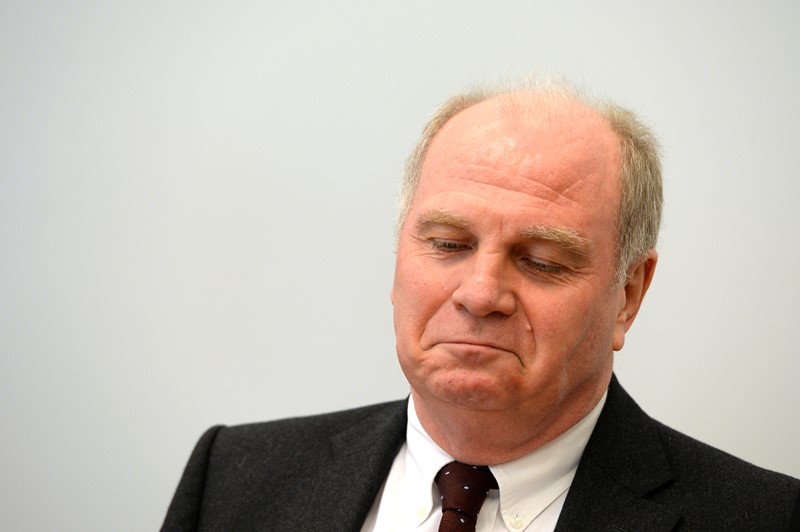 Šéf fotbalového Bayernu Mnichov Uli Hoeness se rozhodl, že se proti trestu za daňové úniky neodvolá. 