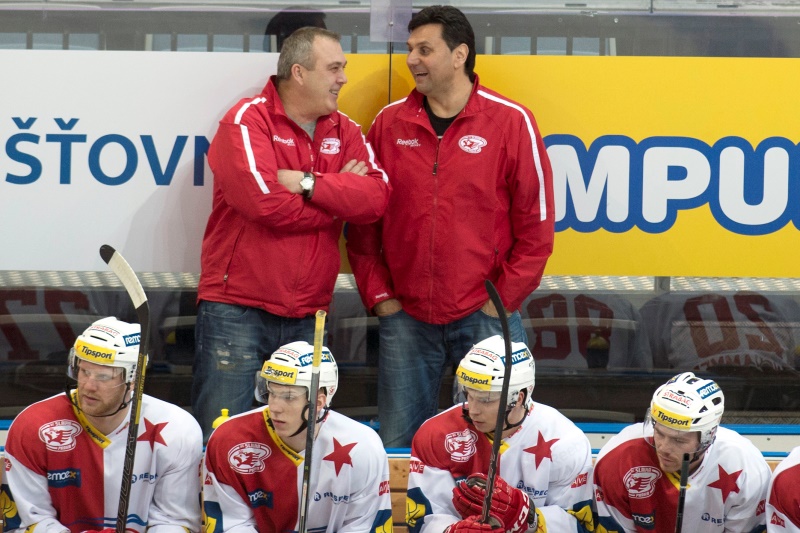 Vladimír Růžička (vpravo) má před sebou možná poslední zápas ve Slavii. Vladimír Růžička (vpravo) má před sebou možná poslední zápas ve Slavii.