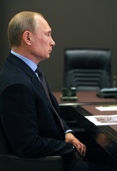 Putin dovyvatel.