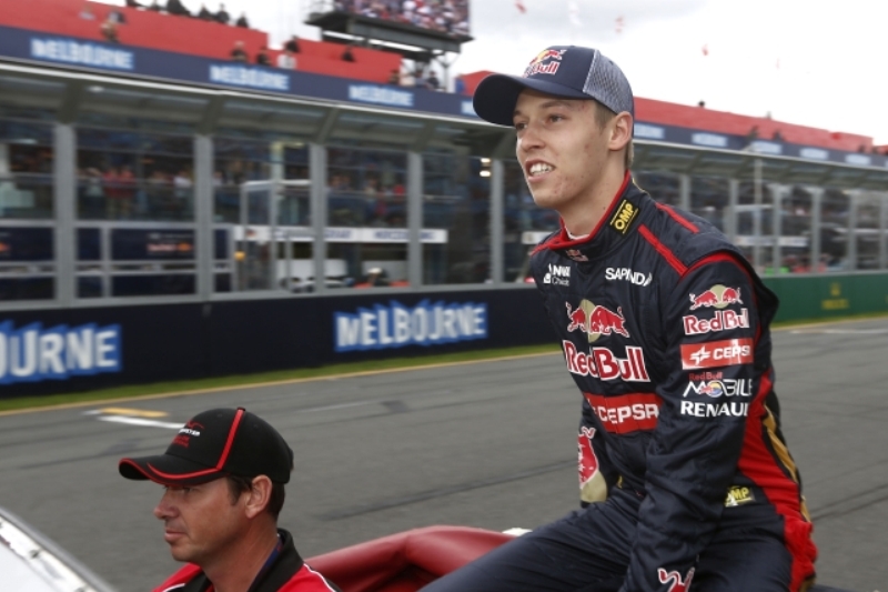 Devatenáctiletý pilot stáje Toro Rosso Daniil Kvjat. Devatenáctiletý pilot stáje Toro Rosso Daniil Kvjat.