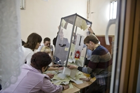 Jedním z požadavků Krymu je uznání nezávislosti Krymu na základě nedělního referenda.