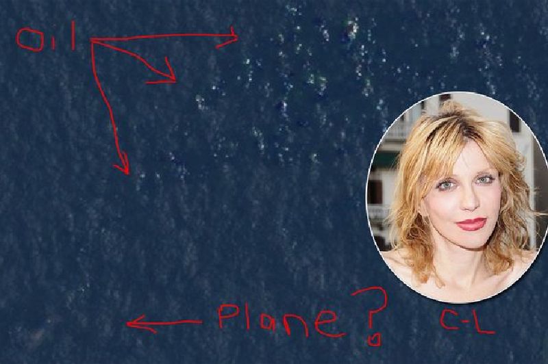 Tady je podle Courtney Love pohřešované malajsijské letadlo.