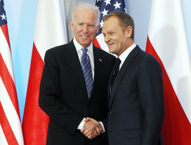 Americký viceprezident Joe Biden (vlevo) s polským premiérem Donaldem Tuskem.