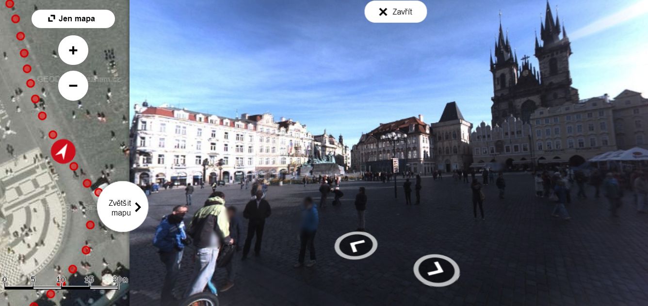 Takhle vidí Staroměstské náměstí funkce Panorama.