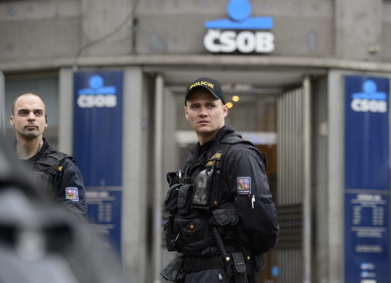 Policie uzavřela centrum Prahy. Policie uzavřela centrum Prahy.