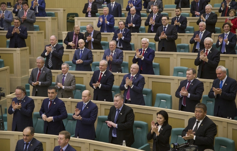 V Radě federace tleskají svému ANO připojení Krymu k Rusku.