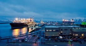 K větším LNG terminálům se řadí i ten rotterdamský.