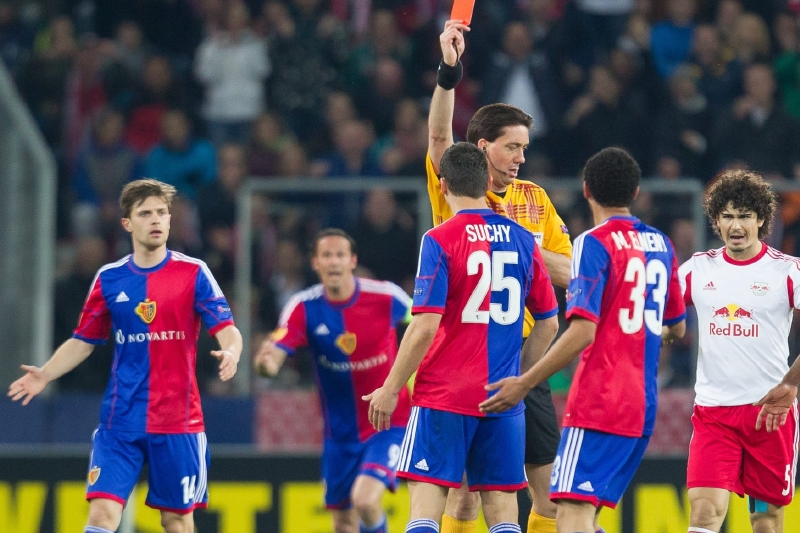 Obránce Basileje Marek Suchý. Obránce Basileje Marek Suchý.