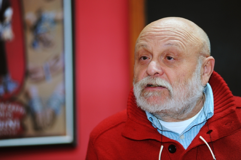 Arnošt Goldflam je znalcem a milovníkem této knihy, jejíž adaptaci doprovodí spousta dobových melodií. Arnošt Goldflam je znalcem a milovníkem této knihy, jejíž adaptaci doprovodí spousta dobových melodií.