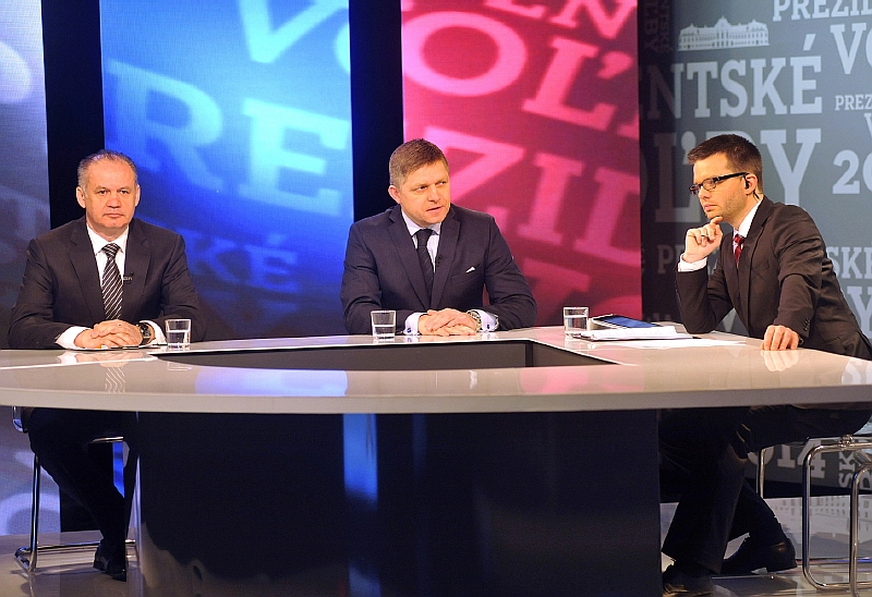 Podobně jako v uplynulých dnech se premiér Robert Fico a jeho soupeř Andrej Kiska do sebe pustili v otázce uznání nezávislosti Kosova nebo údajně nenaplněných slibů politiků. Podobně jako v uplynulých dnech se premiér Robert Fico a jeho soupeř Andrej Kiska do sebe pustili v otázce uznání nezávislosti Kosova nebo údajně nenaplněných slibů politiků.