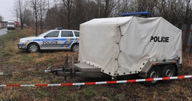 Policisté událost vyšetřují jako obecné ohrožení z nedbalosti.
