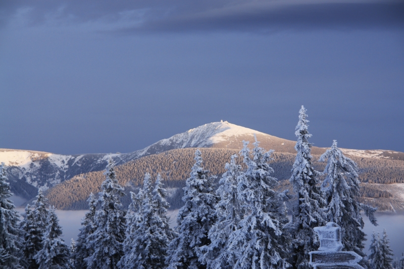 Meteorologové varují před sněžením, zejména v Krkonoších a Jizerských horách.