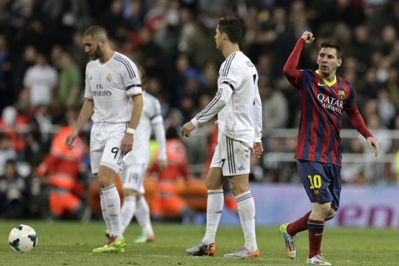 Hvězdný Lionel Messi se raduje z pokoření obrany Realu Madrid. 