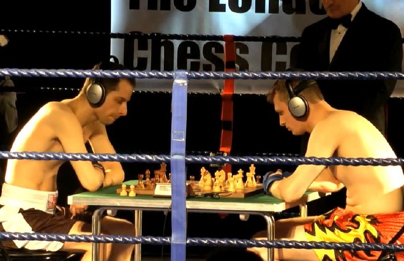Šachy a box. I tyhle dva sporty se dají kombinovat. Šachy a box. I tyhle dva sporty se dají kombinovat.