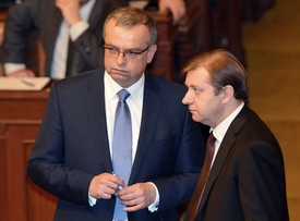 Místopředseda TOP 09 Miroslav Kalousek (vlevo).