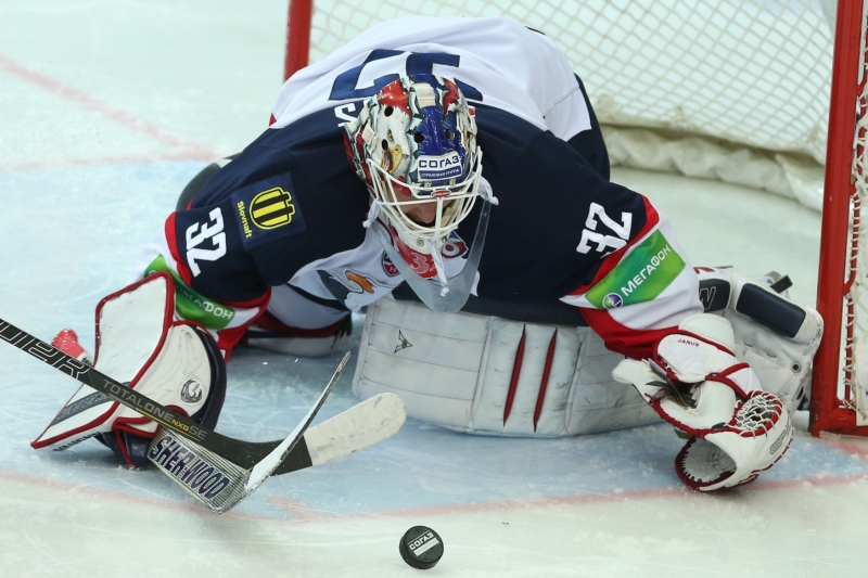 Hokejisté Slovanu Bratislava museli v průběhu sezony řešit problémy s opožděnými platy. Hokejisté Slovanu Bratislava museli v průběhu sezony řešit problémy s opožděnými platy.