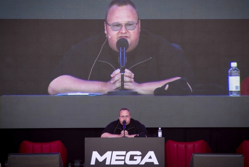 Král stahování rozjíždí další byznys. Kim Dotcom vstoupí s firmou Mega na novozélandskou burzu.