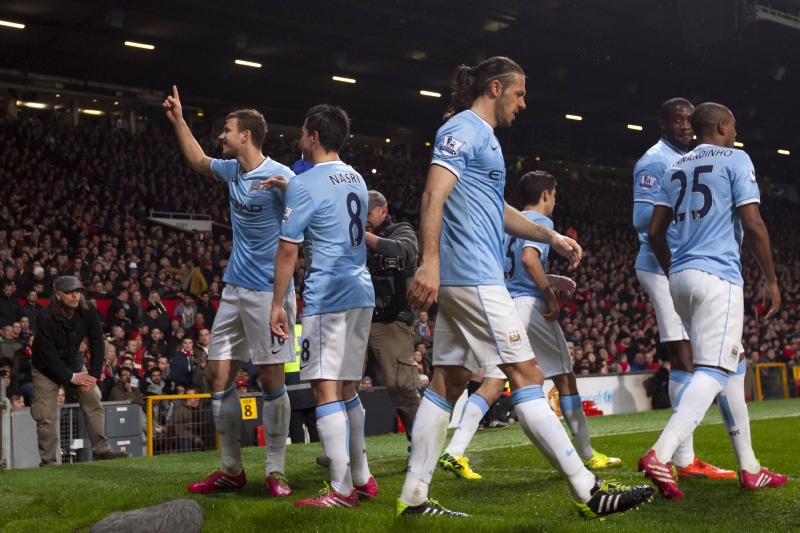 Radost na straně Manchesteru City po gólu Edina Džeka.