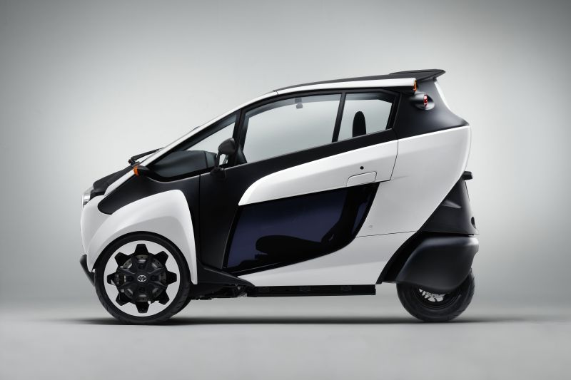 Vozítko na elektrický pohon Toyota i-Road.