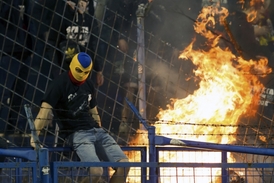 Řádění fanoušků na zápase Baník - Sparta.