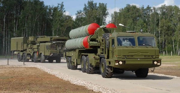 Protivzdušný systém S-400.