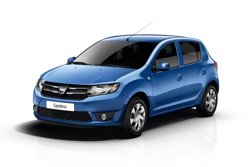 Postavení mezi nejlevnějšími vozy si udržuje Dacia Sandero.