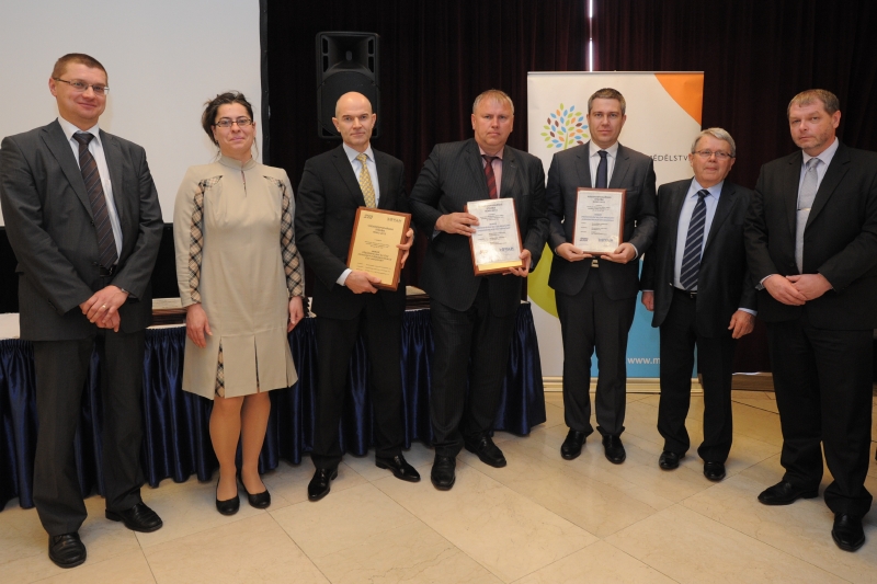 Předávání ocenění - Ing. Martin Borovička, generální ředitel SYNER (třetí zleva).