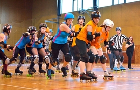 Ze zápasu Prague City Roller Derby a Vienna Rollergirls (Foto: Jan Hutter)