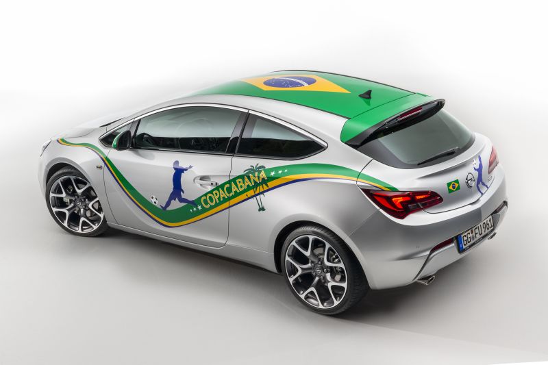 Speciální model Astra Copacabana s fotbalovým designem.