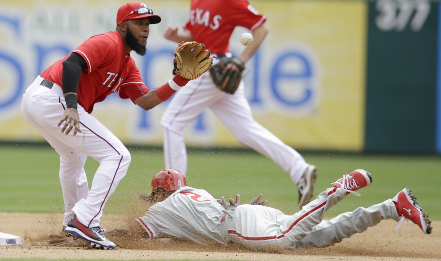 Momentka ze zápasu MLB mezi Philadelphií a Texasem.