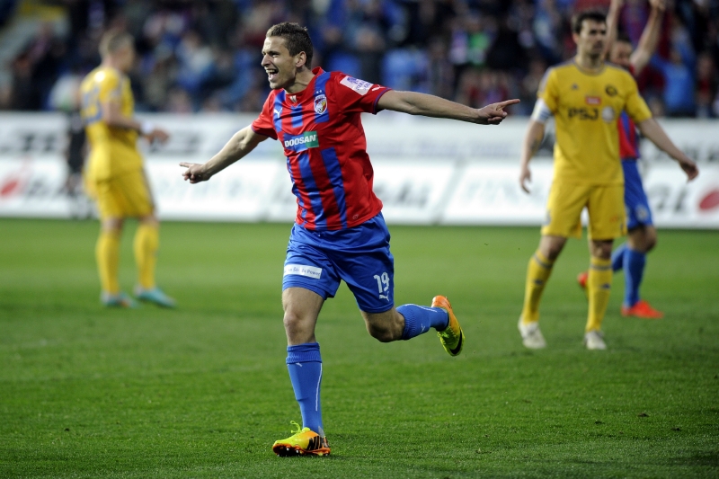 Fotbalista Jan Kovařík.