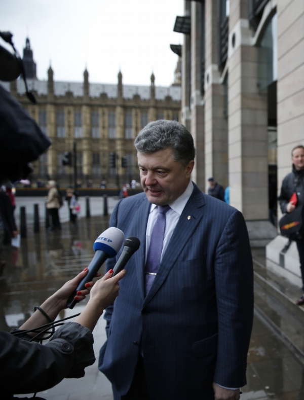 Miliardář Petro Porošenko je největším favoritem na prezidentské křeslo. Miliardář Petro Porošenko je největším favoritem na prezidentské křeslo.