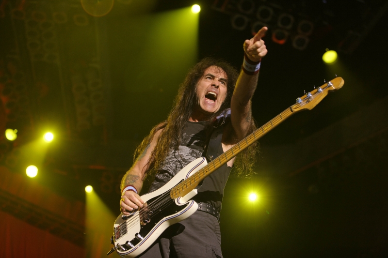 Momentka z koncertu Iron Maiden v Praze.