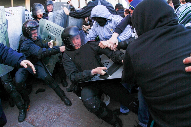 Momentka z demonstrace v Doněcku.