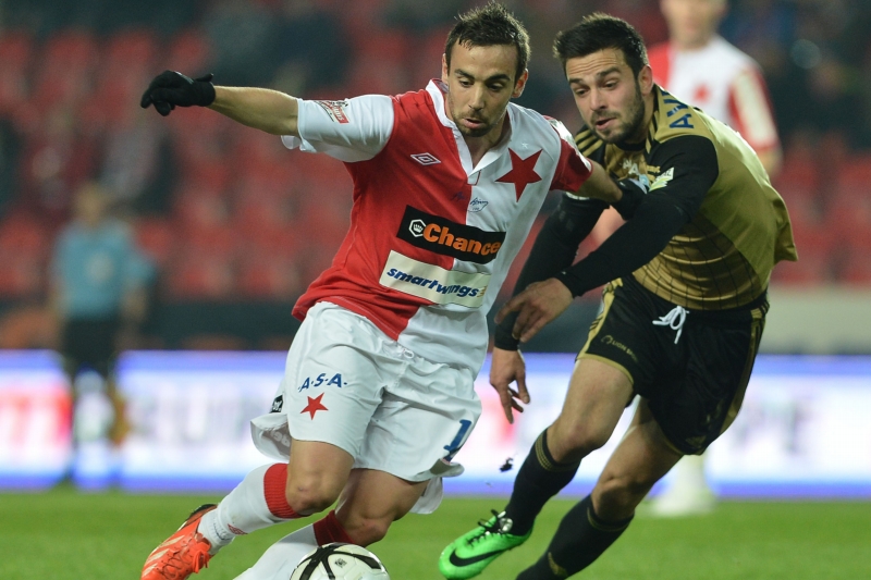 Francouzský záložník pražské Slavie Damien Boudjemaa.