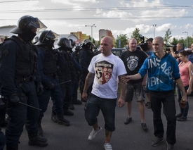 Protiromská demonstrace na sídlišti Máj v Českých Budějovicích.