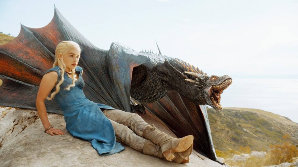 Daenerys Targaryen a její drak. Daenerys Targaryen a její drak.