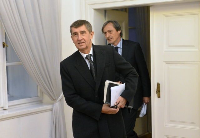 Podle průzkumu CVVM věří nejvíc lidí ministrovi financí Babišovi a ministrovi obrany Stropnickému z hnutí ANO (ilustrační foto). Podle průzkumu CVVM věří nejvíc lidí ministrovi financí Babišovi a ministrovi obrany Stropnickému z hnutí ANO (ilustrační foto).