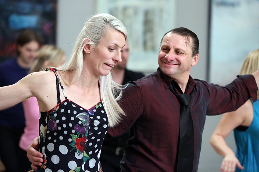 Anna Polívková a Radek Holub v novém seriálu HBO. Anna Polívková a Radek Holub v novém seriálu HBO.