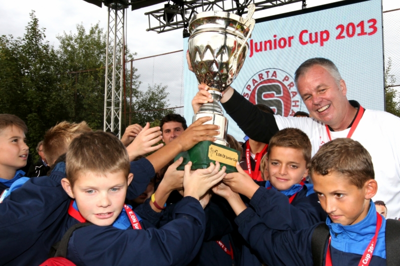 Velké finále E.ON Junior Cupu v roce 2013 vyhrála Sparta Praha. Velké finále E.ON Junior Cupu v roce 2013 vyhrála Sparta Praha.