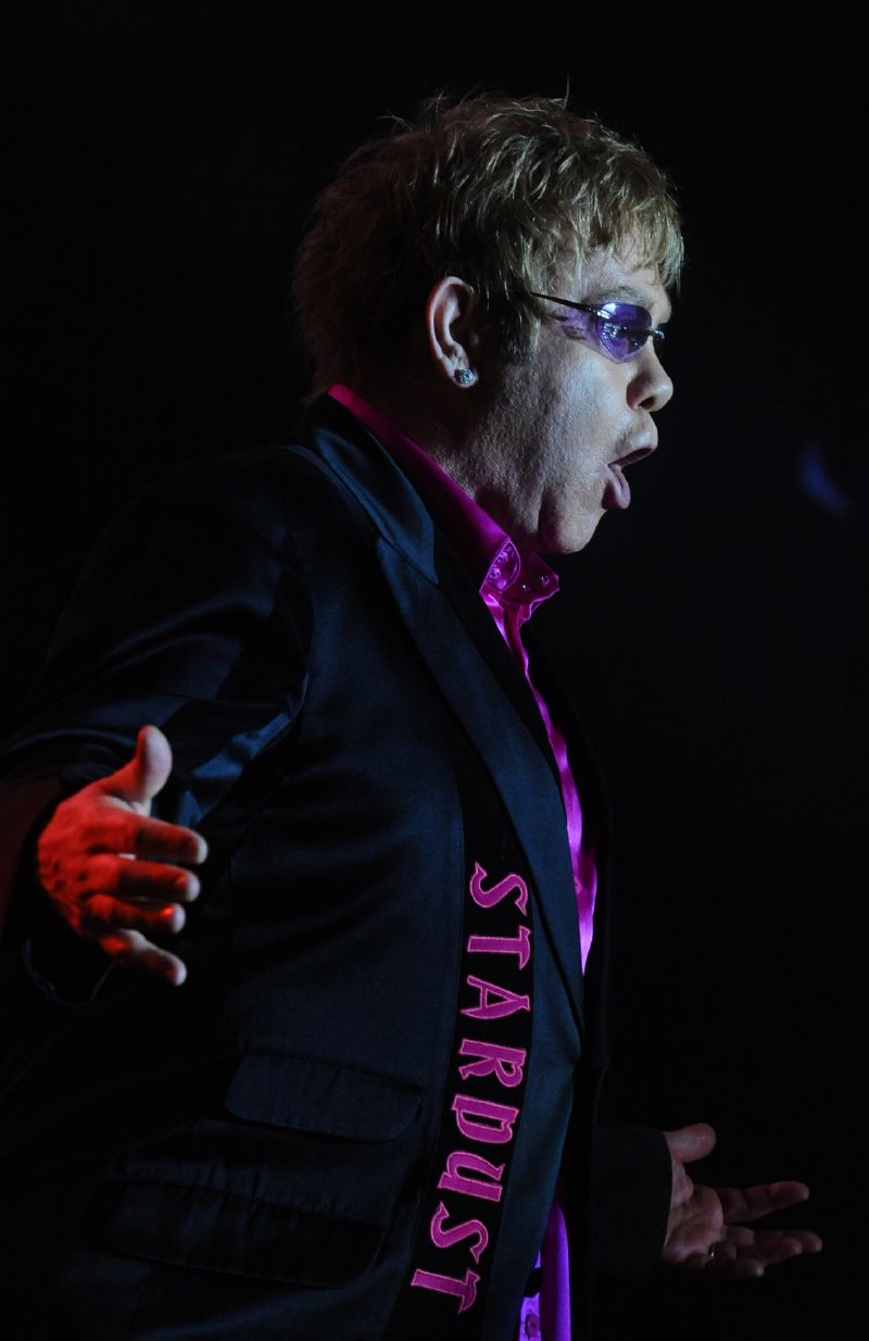 Elton John nemá pochopení pro fanoušky, kteří na jeho koncerty nosí tablety a chytré telefony a vše si natáčejí
