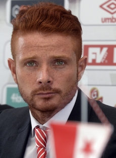 Kapitán sešívaných Marcel Gecov.