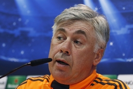 Kouč Realu Carlo Ancelotti to na Bayern umí.